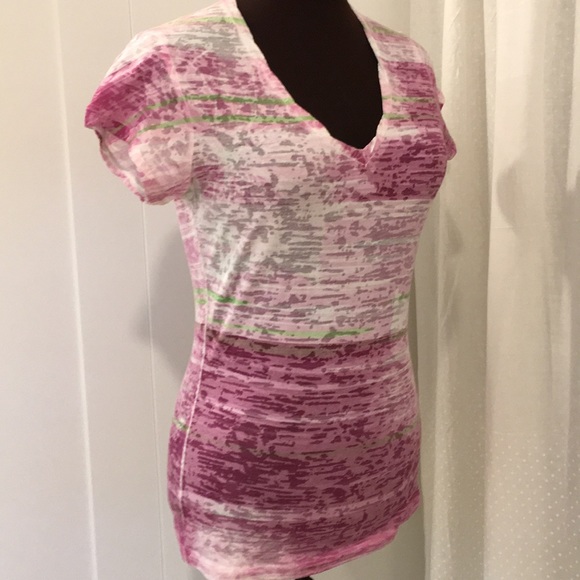 The north face top tee size medium - Picture 2 of 16